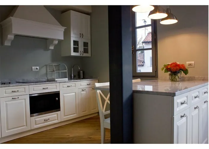 Isola Bella - Via Della Posta ストレーザ