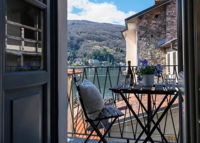 Isola Bella - Via Della Posta * Stresa